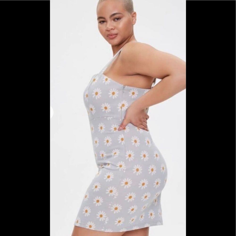 FOREVER 21 Plus Daisy Print Dressโ NWT